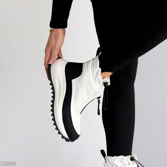 Спортивные черно-белые ботинки дутики водонепроницаемые с фиксатором | Зображення 2