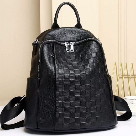 Шкіряний жіночий рюкзак чорним з тисненням 42147 | Зображення 4