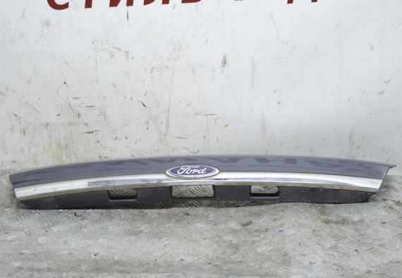 Накладка кришки багажника Ford Fiesta VII 2008-2017 Накладка підсвітки номера Форд Фієста 7 8A61A43404D | Зображення 4