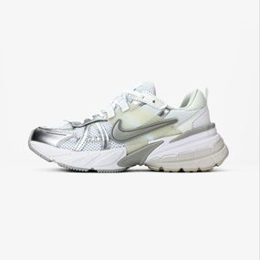 Демісезонні кросівки Nike колір срібний/металік