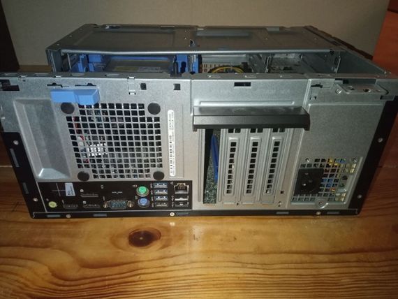 ПК Б-клас Dell OptiPlex 5040 Tower / Intel Core i3-6100T (2 (4) ядра по 3.2 GHz) / 4 GB DDR3 / 120 GB SSD / Intel HD Graphics 530 / DVD-RW б/в | Зображення 2