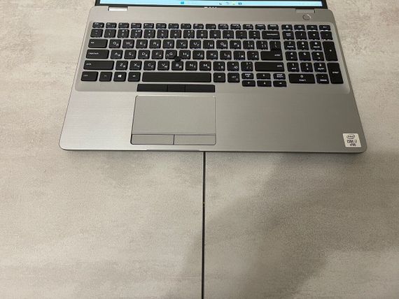 Ультрабук Dell Latitude 5510 / 15.6" (1920x1080) IPS / Intel Core i7-10610U (4 (8) ядра по 1.8 - 4.9 GHz) / 16 GB DDR4 / 256 GB SSD M.2 / Intel UHD Graphics / WebCam б/у + Подарок Проводная мышь / USB | Зображення 3