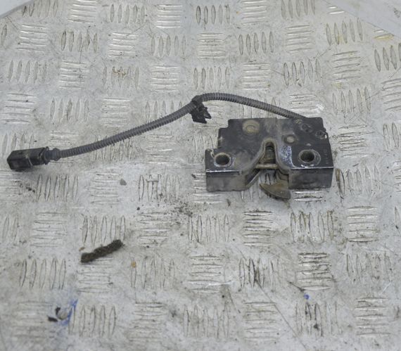 Замок капота Seat Ibiza IV 2008-2015 Замок кришки капота Сеат Ібіза 4 6J0823509