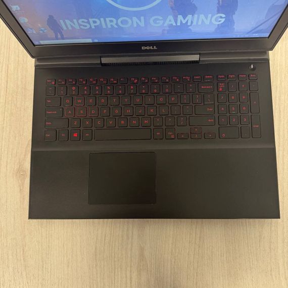 Игровой ноутбук Б-класс Dell Inspiron 7567 / 15.6" (1920x1080) TN / Intel Core i5-7300HQ (4 ядра по 2.5 - 3.5 GHz) / 8 GB DDR4 / 256 GB SSD / nVidia GeForce GTX 1050, 4 GB GDDR5, 128-bit / WebCam б/у | Зображення 4