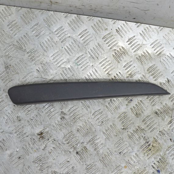 Накладка переднього бампера права Opel Astra H 2004-2010 Накладка бампера передня права Опель Астра 13121994