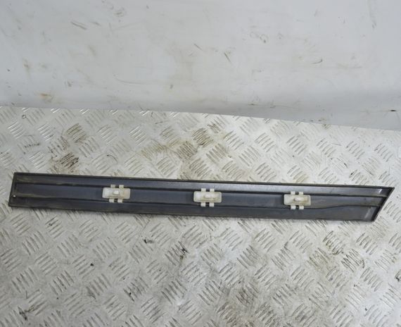 Молдинг задніх правих дверей Mercedes-Benz C-Class W203 Накладка дверей права задня Мерседес в203 A2036903062 | Зображення 1