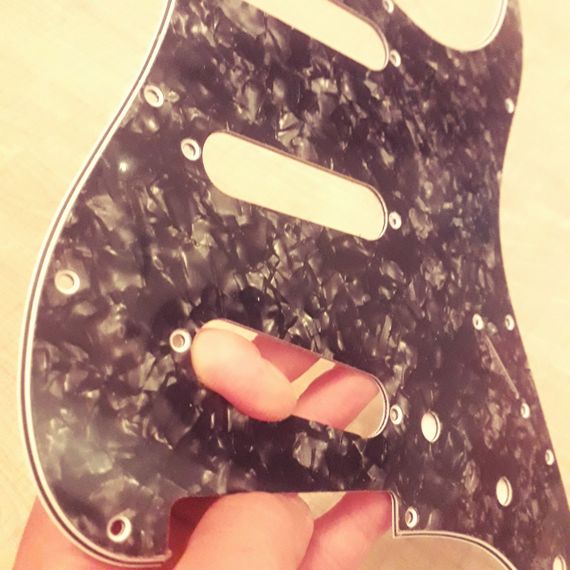Пікгард чорний перламутровий SSS для електогітари Fender Stratocaster на Америку | Зображення 2