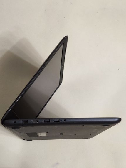 Ноутбук Б-клас Dell Inspiron 17 5767 / 17.3" (1920x1080) IPS / Intel Core i5-7200U (2 (4) ядра по 2.5 - 3.1 GHz) / 8 GB DDR4 / 256 GB SSD / Intel HD Graphics 620 / WebCam / DVD-ROM б/в | Зображення 3