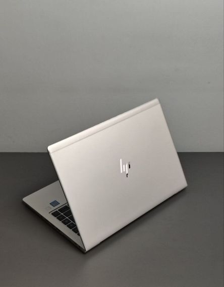 Ультрабук HP EliteBook 840 G5 / 14" (1920x1080) IPS / Intel Core i5-8265U (4 (8) ядра по 1.6 - 3.9 GHz) / 8 GB DDR4 / 240 GB SSD / Intel UHD Graphics 620 / WebCam б/в | Зображення 5