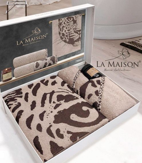 Подарочный набор полотенец La Maison, 3 шт. со свечой Tigle Kahve | Зображення 3