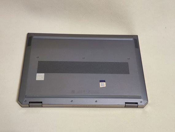 Мобільна робоча станція HP ZBook Studio G5 / 15.6" (3840x2160) IPS / Intel Core i9-8950HK (6 (12) ядра по 2.9 - 4.8 GHz) / 16 GB DDR4 / 256 GB SSD / nVidia Quadro P20 WebCam б/в | Зображення 8