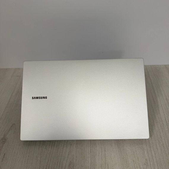 Ультрабук Samsung Galaxy Book4 15 NP750XGK / 15.6" (1920x1080) IPS / Intel Core 7 150U (10 (12) ядер по 1.8 - 5.4 GHz) / 16 GB DDR4 / 256 GB SSD / Intel Graphics / WebCam б/в | Зображення 5