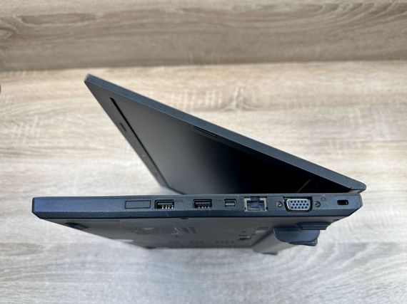 Ультрабук Lenovo ThinkPad L460 / 14" (1366x768) TN / Intel Core i3-6100U (2 (4) ядра по 2.3 GHz) / 8 GB DDR3 / 240 GB SSD / Intel HD Graphics 520 / WebCam / Windows 10 Pro б/в | Зображення 4