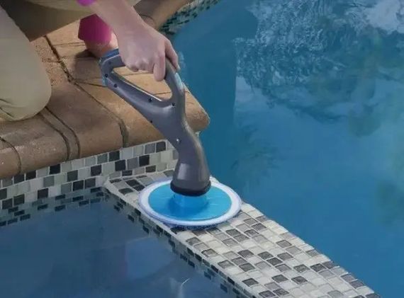 Електрична бездротова щітка для збирання HURRICANE Muscle Scrubber