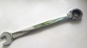 Ключ ріжково-тріскачний 24 мм КТ-2081-24 Alloid