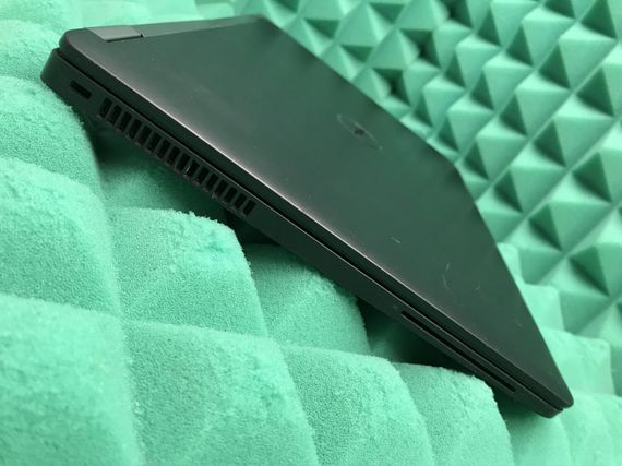 Ультрабук Б-клас Dell Latitude E7470 / 14" (1920x1080) IPS / Intel Core i7-6600U (2 (4) ядра по 2.6 - 3.4 GHz) / 8 GB DDR4 / 256 GB SSD M.2 / Intel HD Graphics 520 / WebCam / Fingerprint / HDMI / Windows 10 ліцензія б/в | Зображення 4