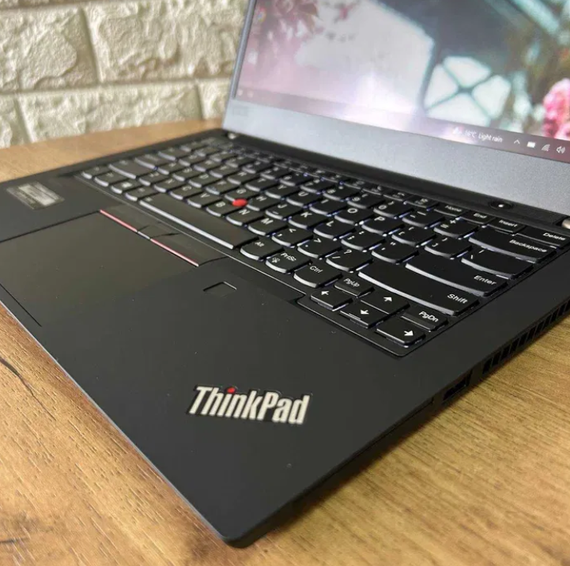 Ноутбук Сенсорний Lenovo ThinkPad T14 14,0" FHD IPS i5 10310U 8Gb SSD 256Gb Б/В | Зображення 1