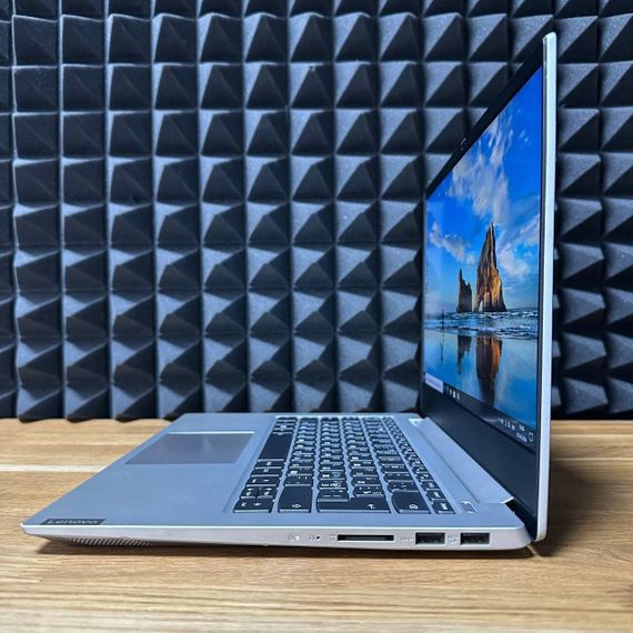 Ультрабук Б-класс Lenovo IdeaPad S340-14API / 14" (1920x1080) IPS / AMD Ryzen 3 3200U (2 (4) ядра по 2.6 - 3.5 GHz) / 8 GB DDR4 / 256 GB SSD / AMD Radeon Vega 3 Graphics / WebCam б/у | Зображення 5