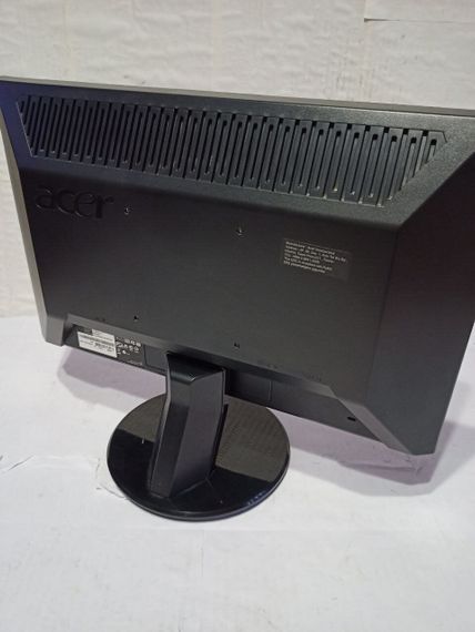 Комплект ПК: Fujitsu Esprimo E420 E85+ SFF / Intel Core i3-4160 (2 (4) ядра по 3.6 GHz) / 8 GB DDR3 / 500 GB HDD / Intel HD Graphics 4400 + Монітор Acer P195HQ / 19" (1366x768) TN / 1x DVI, 1x VGA б/в | Зображення 6