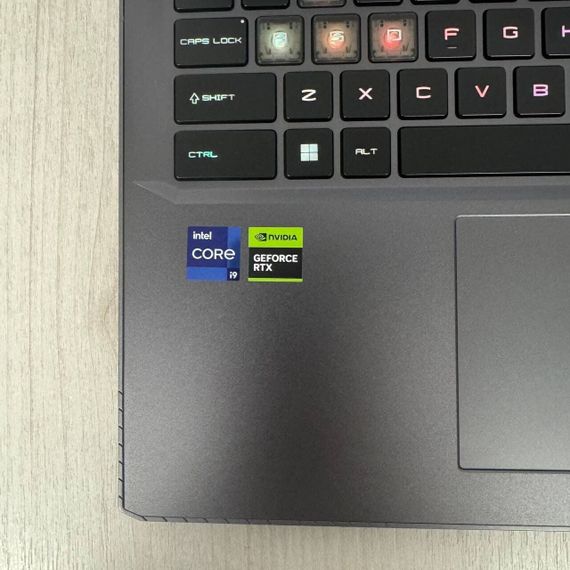Игровой ноутбук MSI Vector GP68HX 12VH / 16" (1920x1200) IPS / Intel Core i9-12900HX (16 (24) ядер по 3.6 - 5.0 GHz) / 16 GB DDR5 / 1000 GB SSD NVMe / nVidia GeForce RTX 4080, 12 GB GDDR6, 192-bit / WebCam б/у | Зображення 4