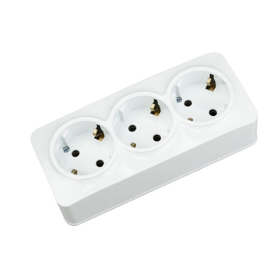 Трійна розетка з заземленням  біла POWER MAX-3е