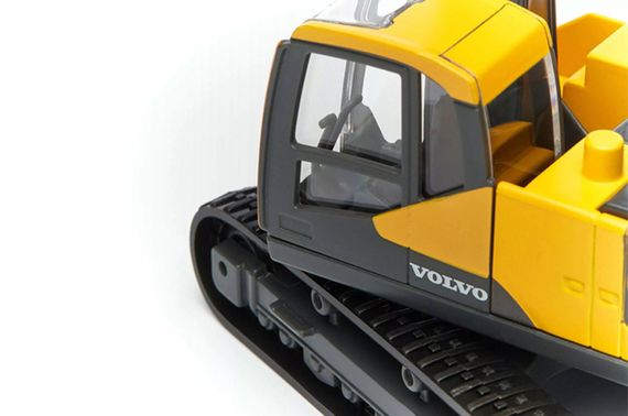 Екскаватор 18-32086 "VOLVO EC220E" в коробці Bburago | Зображення 2