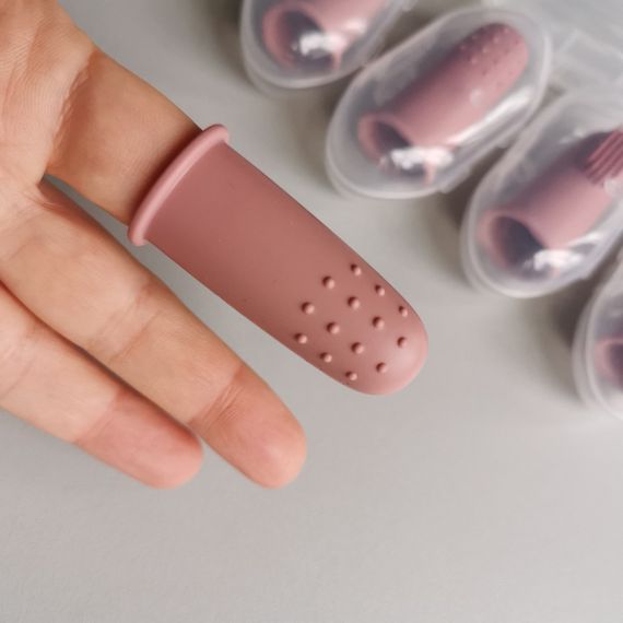 Силіконова зубна щіточка гризунець колір Blush | Зображення 1