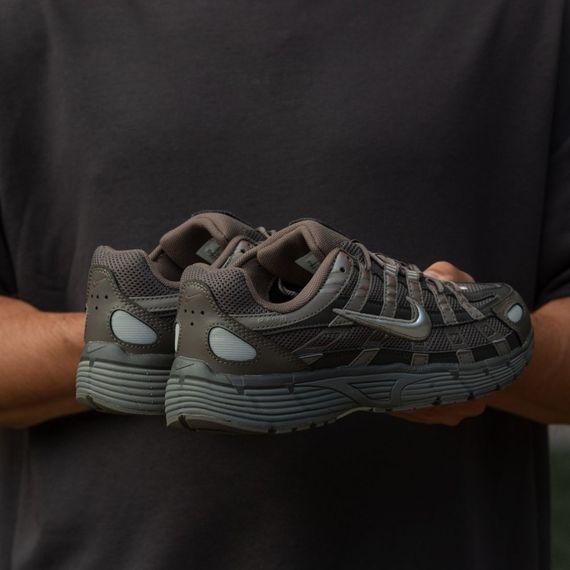 Кросівки демісезонні Nike колір коричневий/бронзовий | Зображення 1