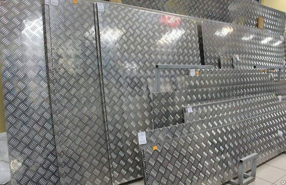 Аркуш алюмінієвий рифлений 3 мм (1500х4000мм) АД0 (1050) Квінтет