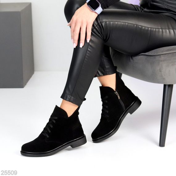 Дизайнерські замшеві зимові низькі чорні черевики асиметричний дизайн 40