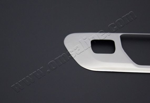 Накладка на заднюю ручку (под камеры, нерж) для Nissan Navara/NP300 2016↗ | Зображення 2