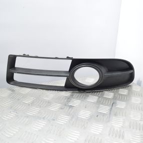 Решітка переднього бампера ліва Audi A4 B7 2004-2008 Решітка бампера ліва Ауді а4 б7 8E0807681F