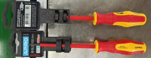 Отвертка диэлектрическая SL3x100 CrV (плоская) обрезиненная APRO