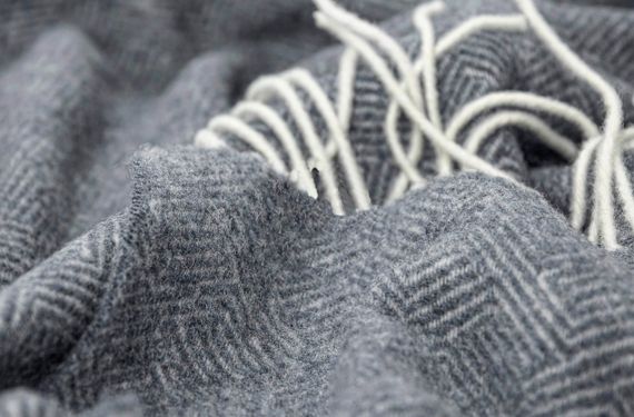 Плед вовняний Мериносовий Love You дрібний Зиґзаґ тем.сірий 140x200 см (6024) | Зображення 1