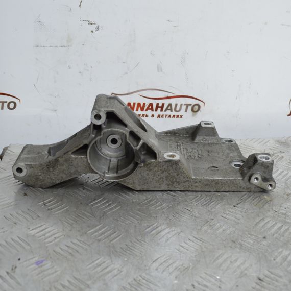 Кронштейн генератора VW Volkswagen Polo IV 2002-2009 кріплення Фольксваген Поло 038903143R