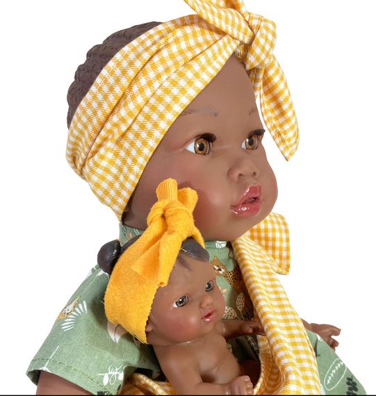 Испанская Звуковая Кукла Африканка с Младенцем Интерактивная Виниловая Девочка Мулатка с Механизмом в Сумке Nines d`Onil 40 см | Зображення 1
