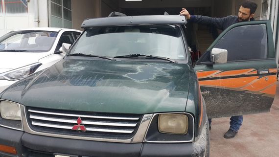 Козирьок на лобове скло (чорний глянець, 5мм) для Mitsubishi L200 1996-2006 рр | Зображення 3