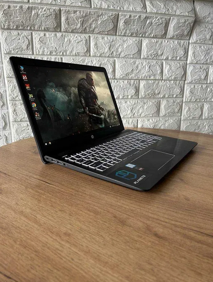 Ноутбук HP Pavilion 15-cb035wm 15.6" i5 7300HQ 16Gb SSD256Gb+HDD Radeon RX 550  Б/В | Зображення 2