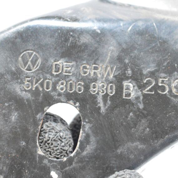 Кронштейн передньої панелі правий Volkswagen Golf VI 2008-2014 Кріплення передньої панелі праве Фольксваген Гольф 6 5K0806930B | Зображення 2