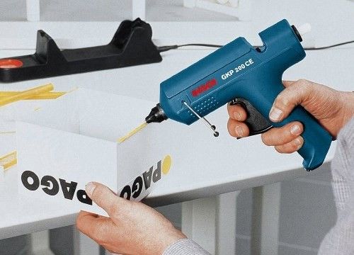 Пистолет клеевой Bosch GKP 200 CE, 500 Вт, подача клея 30 г/мин, O стержня 11 мм, 0.4 кг (0.601.950.703) | Зображення 1
