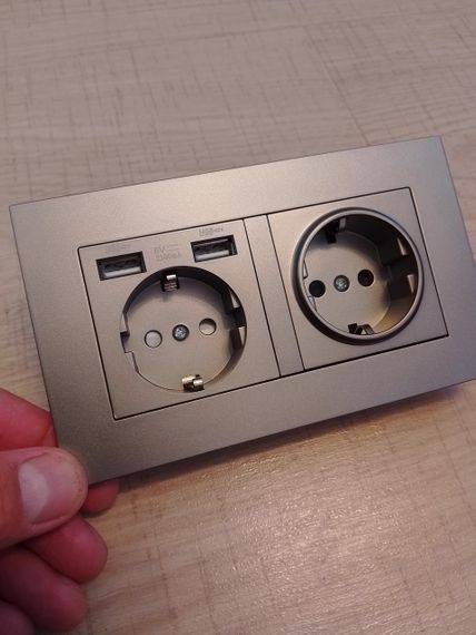 Внутрішня розетка подвійна з USB 250 В/16 А | Зображення 3