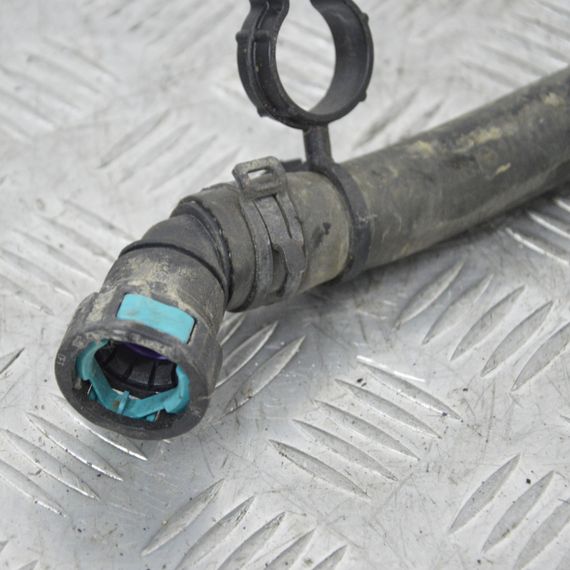 Патрубок системи охолодження 1.0 EcoBoost Ford Fiesta MK7 B-MAX Трубка шланг води Ford Fiesta C1B118K579AD | Зображення 1