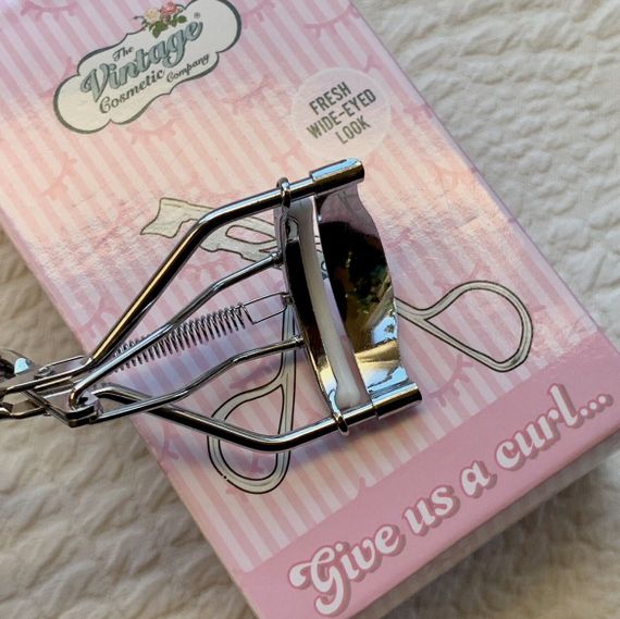 Щипці для вій The Vintage Cosmetics Company eyelash curler | Зображення 1