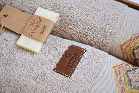 Подарочный набор полотенец La Maison с мылом Marge Bej | Зображення 3