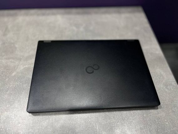 Ультрабук Fujitsu Lifebook E559 / 15.6" (1920x1080) IPS / Intel Core i5-8250U (4 (8) ядра по 1.6 - 3.4 GHz) / 16 GB DDR4 / 480 GB SSD / Intel UHD Graphics 620 / WebCam б/у | Зображення 5