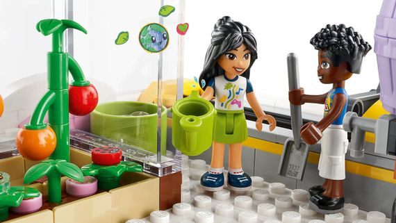 Конструктор LEGO Friends Хартлейк-Сіті. Громадський центр 41748 | Зображення 1