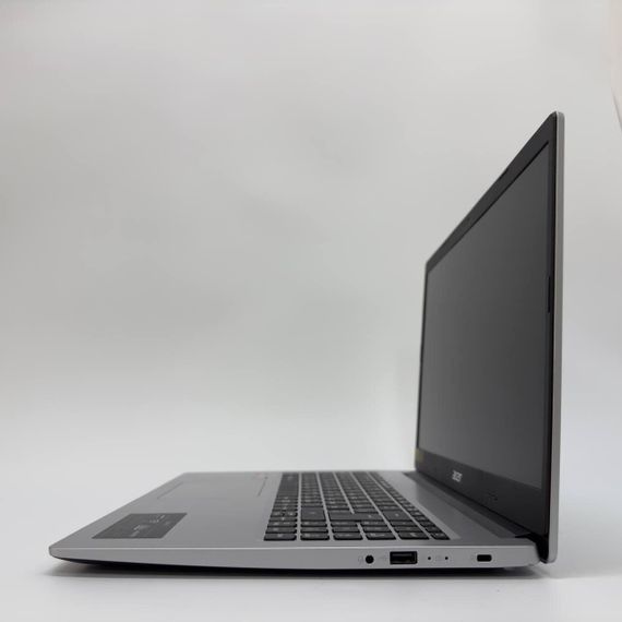 Ноутбук Acer Aspire A315-23 / 15.6" (1920x1080) TN / AMD Ryzen 7 3700U (4 (8) ядра по 2.3 - 4.0 GHz) / 16 GB DDR4 / 256 GB SSD M.2 / AMD Radeon RX Vega 10 Graphics / WebCam б/в | Зображення 4
