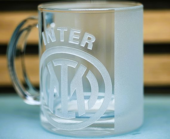 Подарочная стеклянная чашка для чая и кофе 320 мл с 3Д гравировкой лого футбольного клуба ФК Интер | Зображення 2