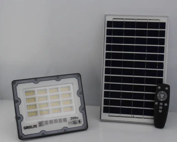 Уличный фонарь на столб мощностью 200 Вт с солнечной панелью и пультом | Зображення 1