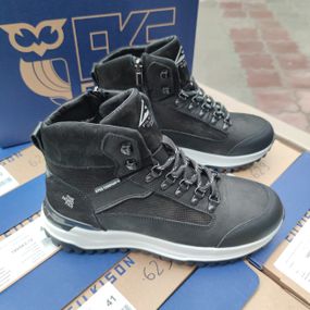 Современные зимние кроссовки с утеплителем 41 размер